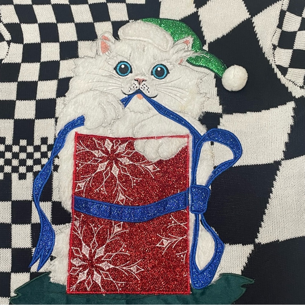 Blizzard Bay Checkered Sweater with Cat Design.. Size M. Preowned. Black & white - Picture 2 of 15